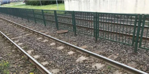 Gyalogos korlát oszlop villamosmegállóhoz Gyalogos korlát oszlop villamosmegállóhoz